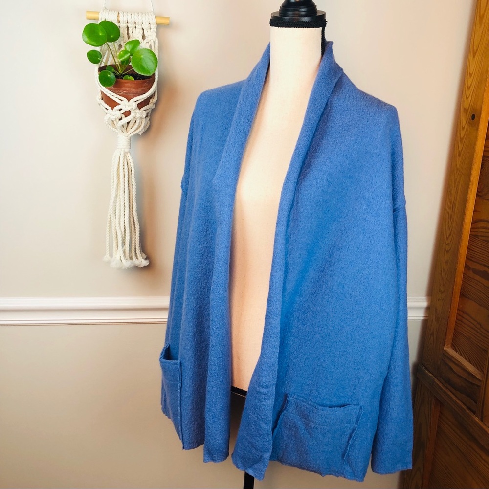 Chicos size 2 100% Wool lavender cardigan pockets